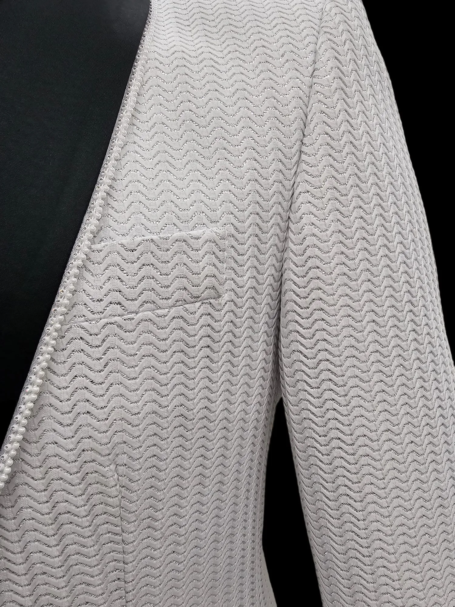 Classic White Tuxedo - Modern Sophistication - A Classy Selection for 2024 Prom and Wedding Seasons